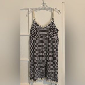 A Pea in a Pod Lace Trim Nursing Nightgown Size L